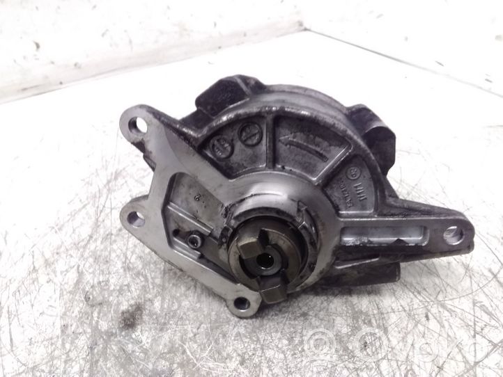 Mercedes-Benz R W251 Alipainepumppu A6422300165