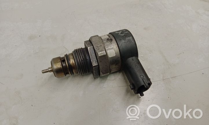 Renault Laguna III Regulator ciśnienia paliwa H8200610770