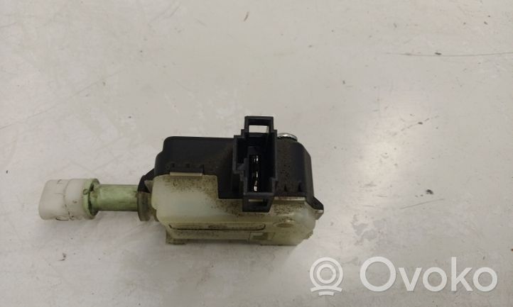 Toyota Avensis T250 Verrouillage du bouchon du réservoir de carburant 7703005011