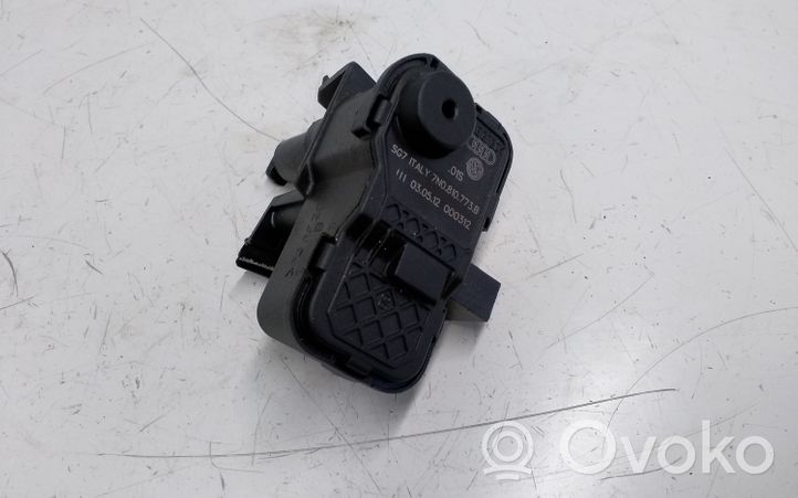 Volkswagen Sharan Verrouillage du bouchon du réservoir de carburant 7N0810773B