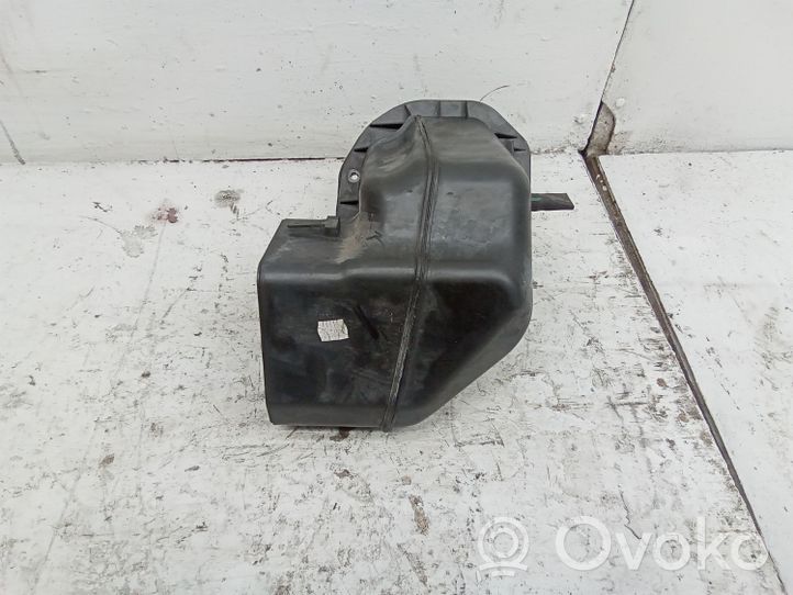 Audi Q7 4L Oro paėmimo kanalo detalė (-ės) 7L0819049A