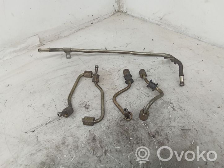 Honda FR-V Fuel injector supply line/pipe 