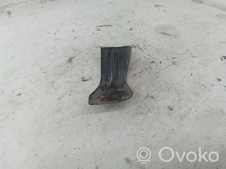 Volkswagen PASSAT B5.5 Supporto di montaggio del parafango 3B0821237A