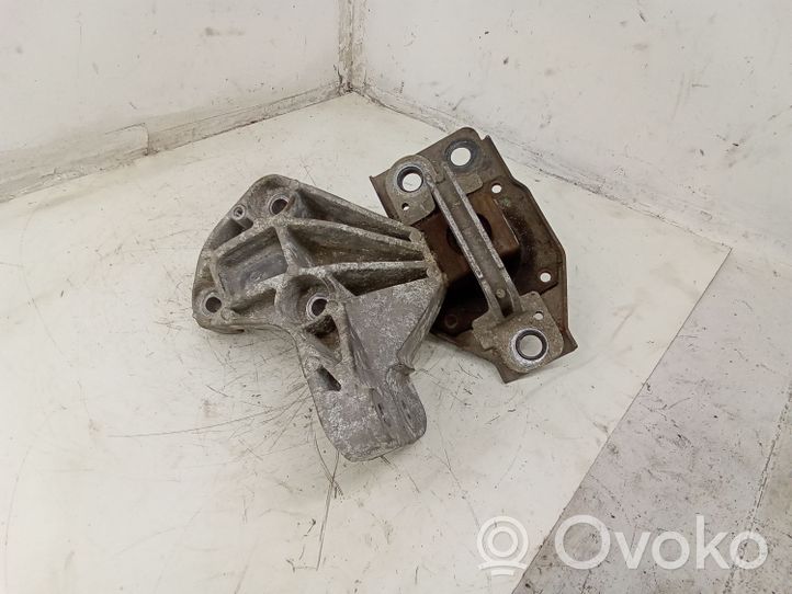 Nissan Qashqai Supporto di montaggio del motore 11210JD500