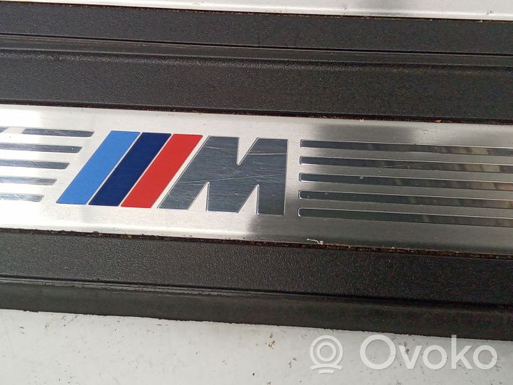 BMW 5 F10 F11 Altro elemento di rivestimento sottoporta/montante 8050051