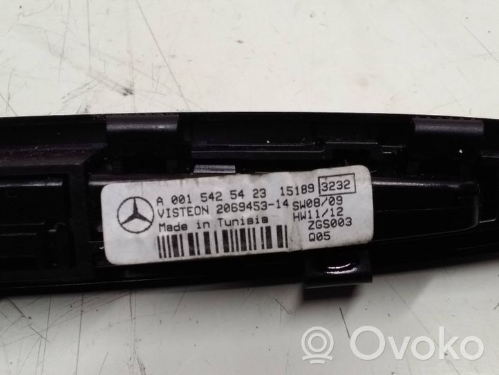 Mercedes-Benz C W205 Pysäköintitutkan anturin näyttö (PDC) A0015425423