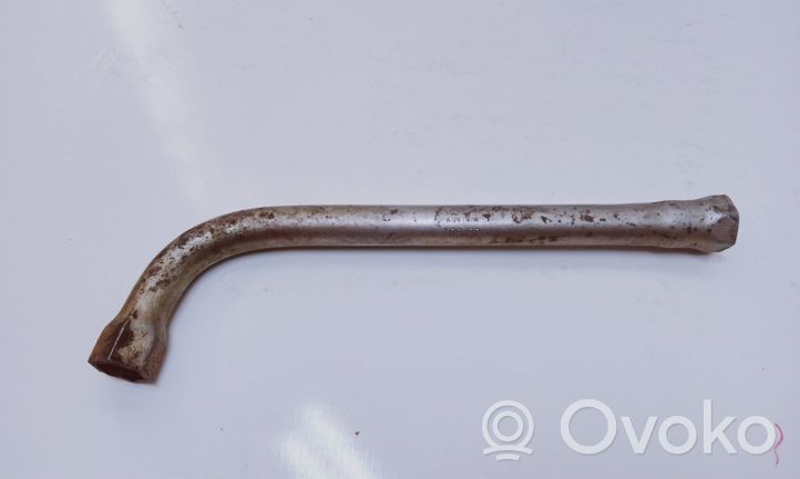 Volkswagen Touran I Wheel nut wrench 431012235A