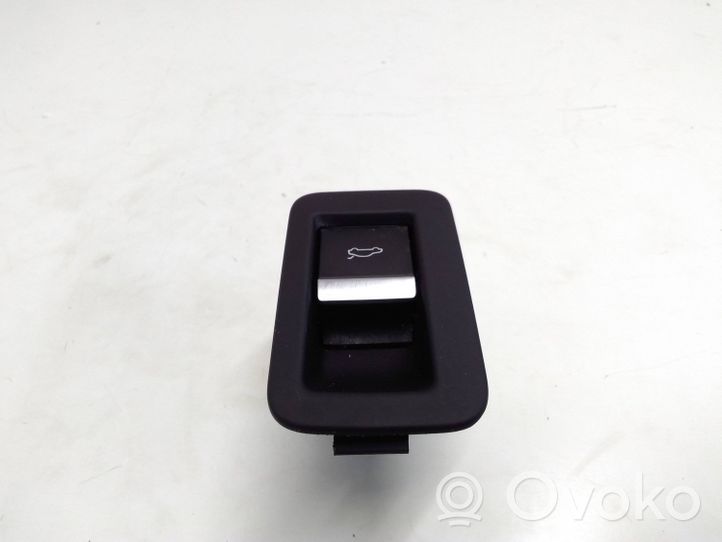 Audi A4 S4 B9 Tailgate opening switch 4M0959831A