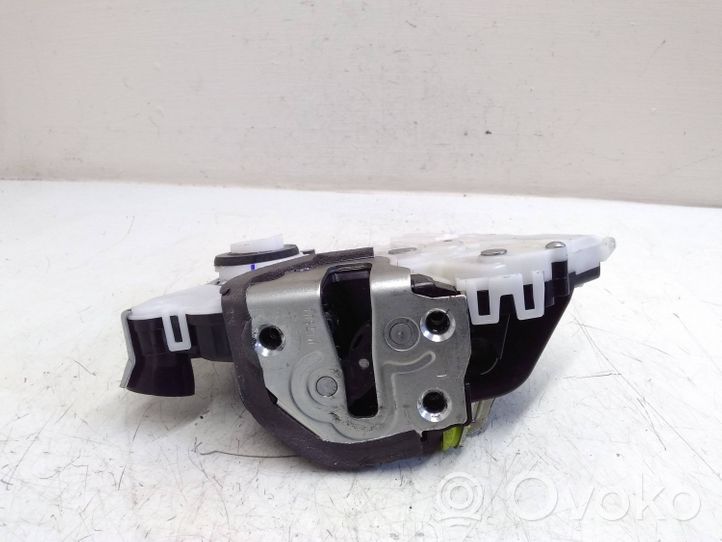 Toyota Prius (XW50) Front door lock 