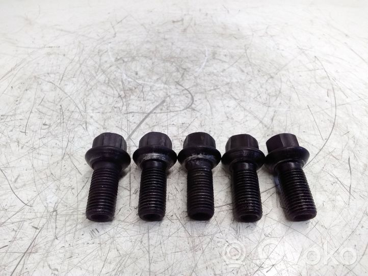 Mercedes-Benz GLA W156 Nuts/bolts 