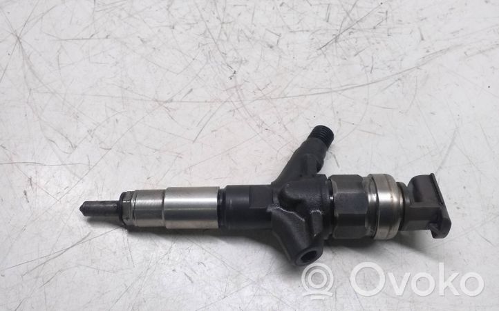 Subaru Outback Inyector de combustible 16613AA030