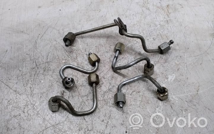 Volkswagen Caddy Fuel injector supply line/pipe 