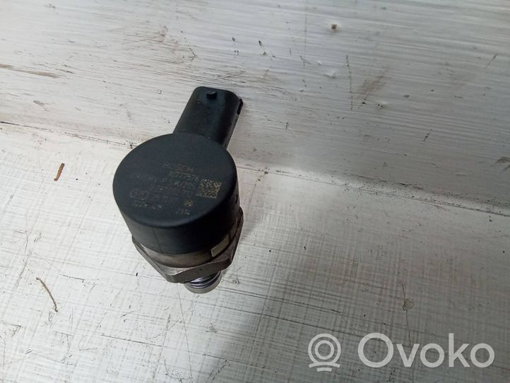 Volvo XC90 Regulator ciśnienia paliwa 30777576