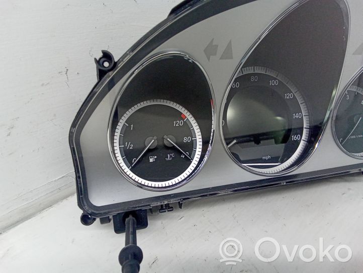 Mercedes-Benz C W204 Tachimetro (quadro strumenti) A2049004402