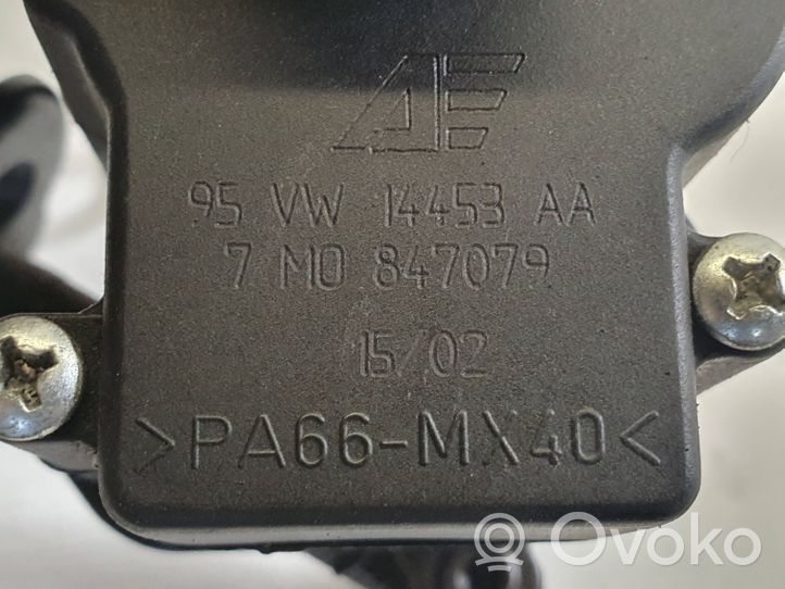 Volkswagen Sharan Motorino deflettore/vetro 7M0847079