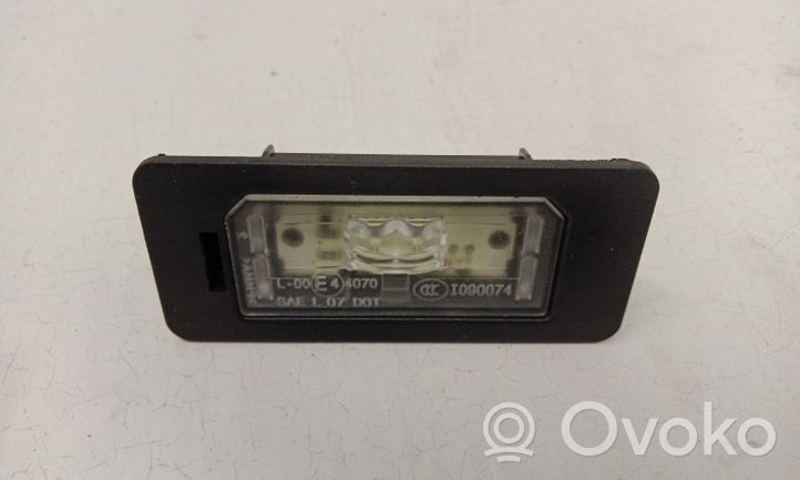 BMW X1 E84 Lampa oświetlenia tylnej tablicy rejestracyjnej 7193293