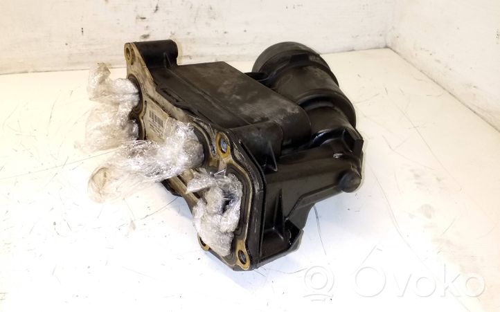 BMW X5 E70 Supporto di montaggio del filtro dell’olio 8512435