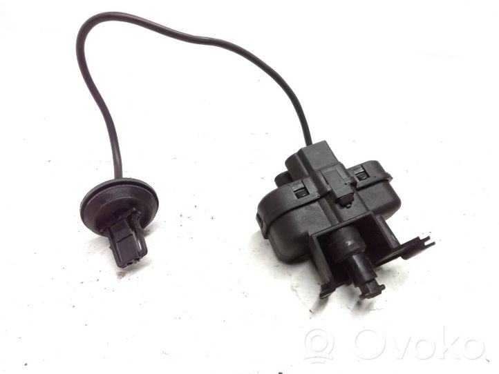 Volkswagen Tiguan Moteur de verrouillage trappe à essence 5N0810773F