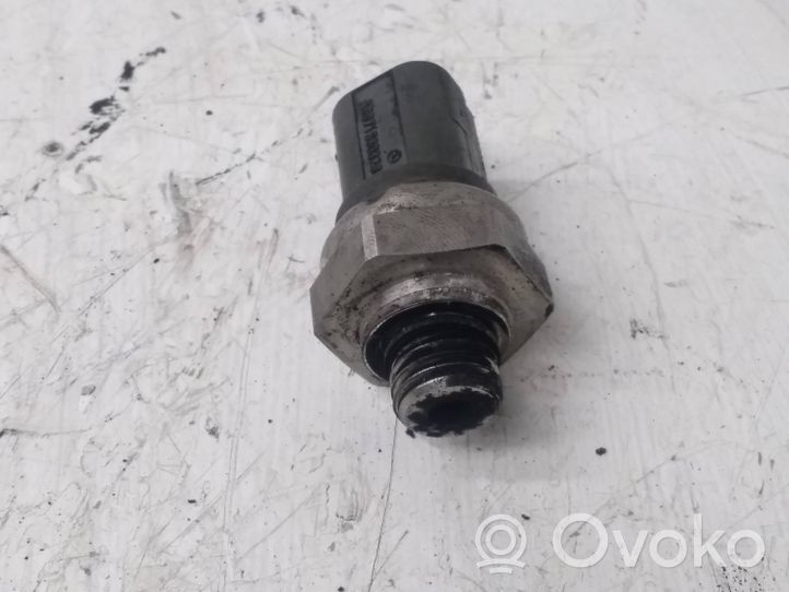 Mercedes-Benz C W204 Sensor de presión del escape A0071530328