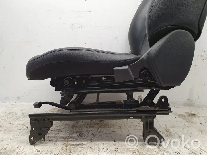 Mercedes-Benz B W246 W242 Kit intérieur 