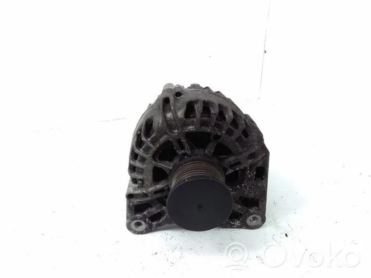 Opel Vivaro Generator/alternator 231008633R