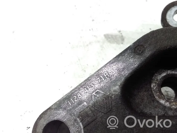 Opel Vivaro Engine mount bracket 112101360R