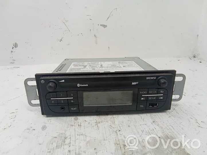 Opel Vivaro Panel / Radioodtwarzacz CD/DVD/GPS 281151185R