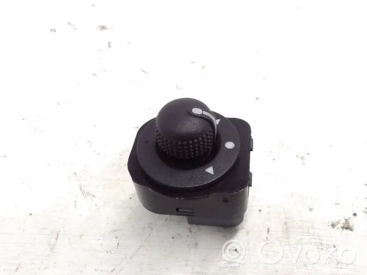 Fiat 500L Wing mirror switch 