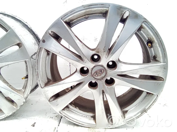 Hyundai Santa Fe R18 alloy rim 529102B380