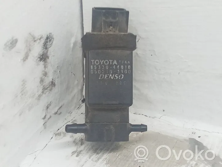 Toyota Corolla Verso E121 Tuulilasi tuulilasinpesimen pumppu 8533044010