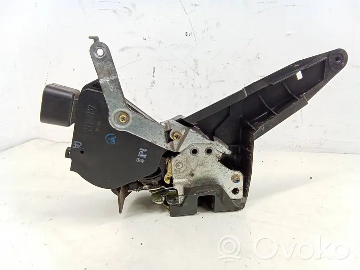 Toyota Corolla Verso E121 Front door lock 