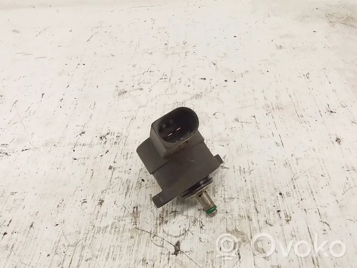 Mercedes-Benz Sprinter W901 W902 W903 W904 Fuel pressure regulator A6110780149