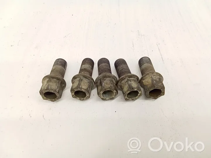 Volkswagen Caddy Nuts/bolts 