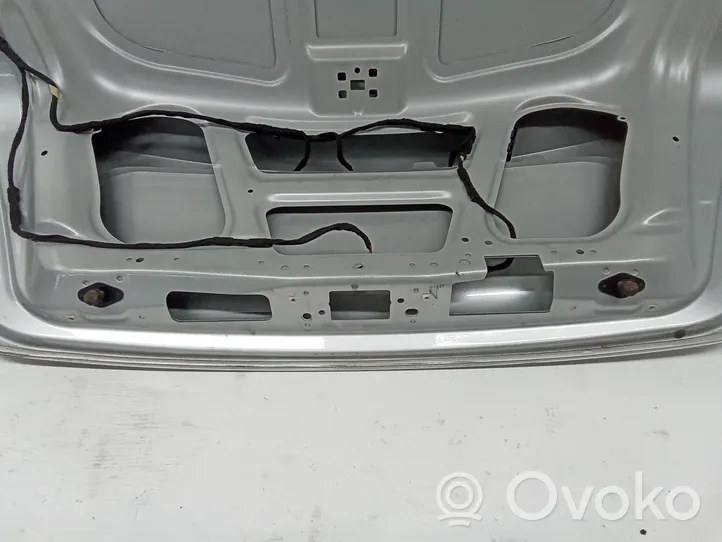 Mercedes-Benz C W204 Задняя крышка (багажника) 
