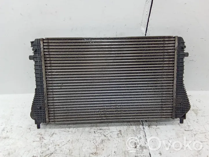 Volkswagen Tiguan Chłodnica powietrza doładowującego / Intercooler 