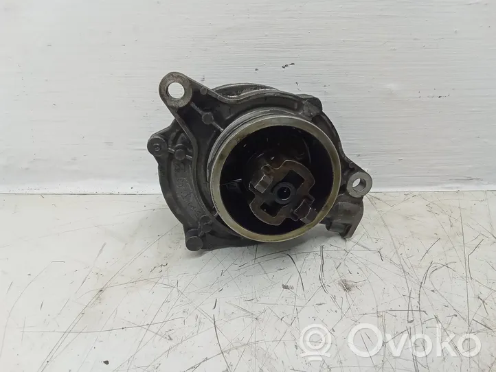 BMW 7 E65 E66 Vacuum pump 