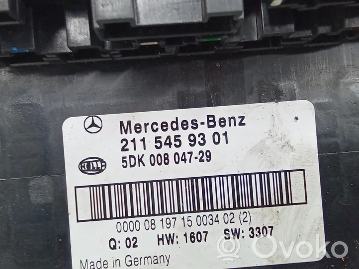 Mercedes-Benz CLS C219 Saugiklių blokas 2115459301