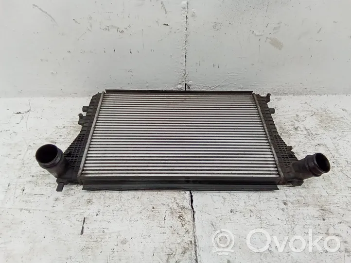 Volkswagen Touran II Chłodnica powietrza doładowującego / Intercooler 1K0121345E