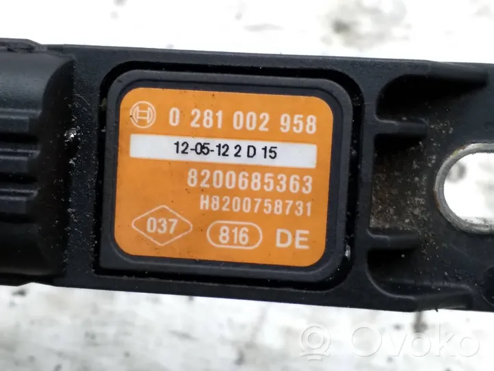 Renault Trafic II (X83) Air pressure sensor 8200685363