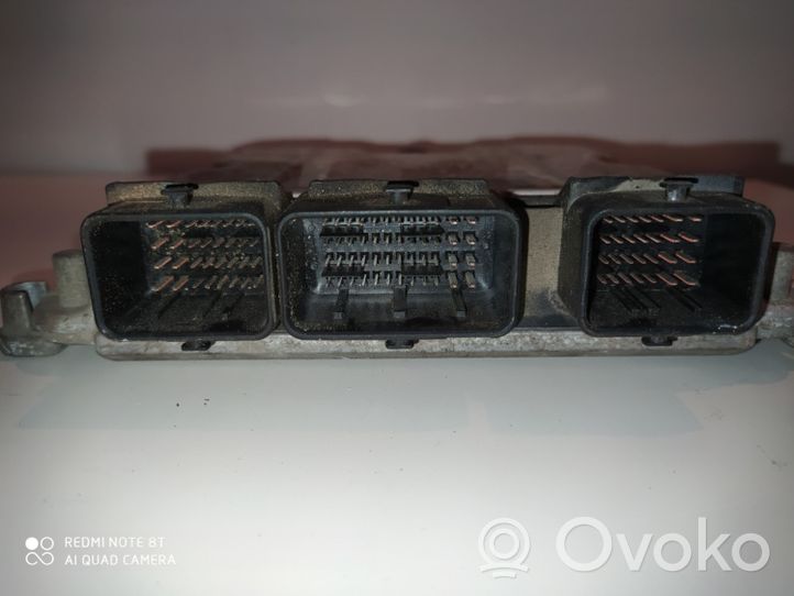 Citroen Xsara Picasso Moottorin ohjainlaite/moduuli 0281010996