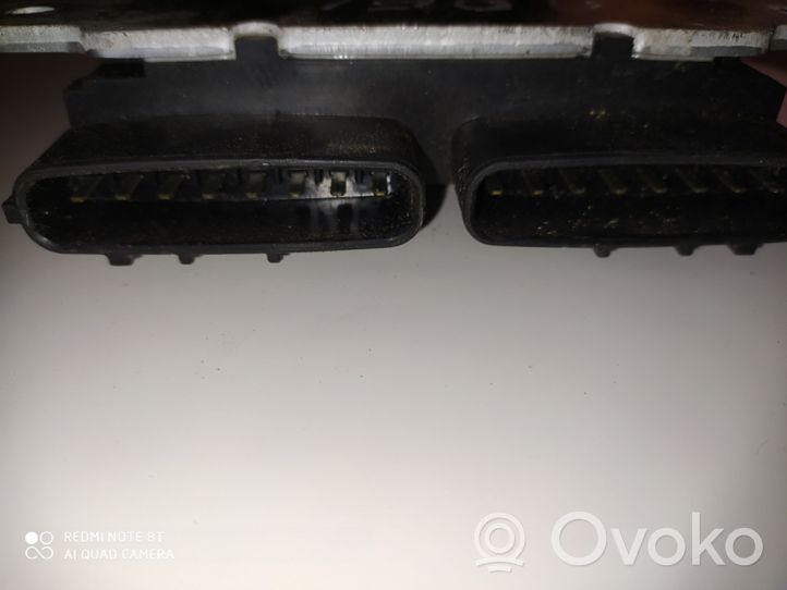 Opel Vectra C Moottorin ohjainlaite/moduuli 8972586910