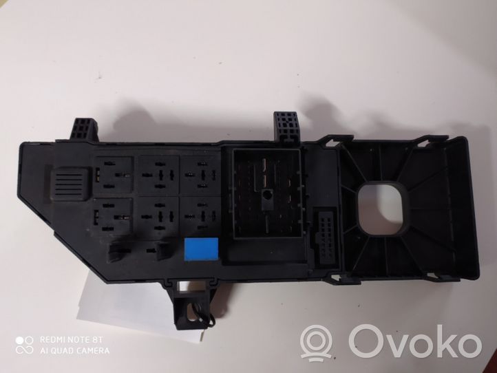 Opel Vectra C Module de fusibles 13223678