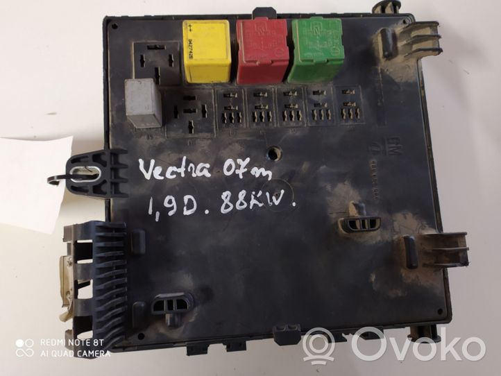 Opel Vectra C Modulo fusibile 13170893