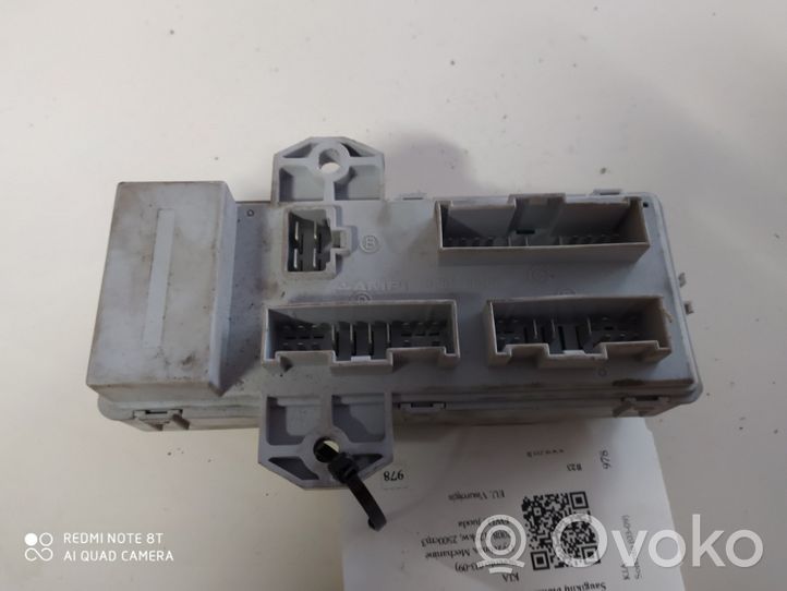 KIA Sorento Module de fusibles 911713E920