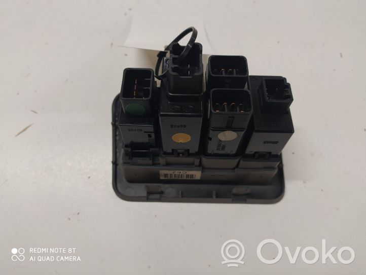 Hyundai Santa Fe Light switch 201003966