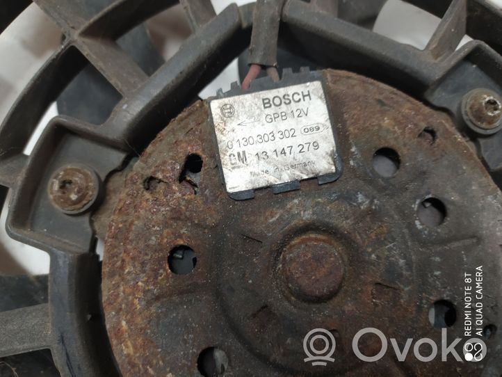 Opel Astra H Jäähdyttimen jäähdytinpuhallin 0130303960