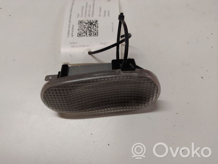 Opel Vectra B Lampka wewnętrzne drzwi tylnych 52984