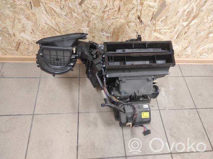 Opel Astra H Interior heater climate box assembly 