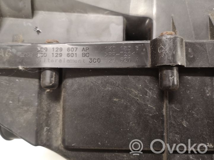 Volkswagen PASSAT B6 Scatola del filtro dell’aria 3C0129607