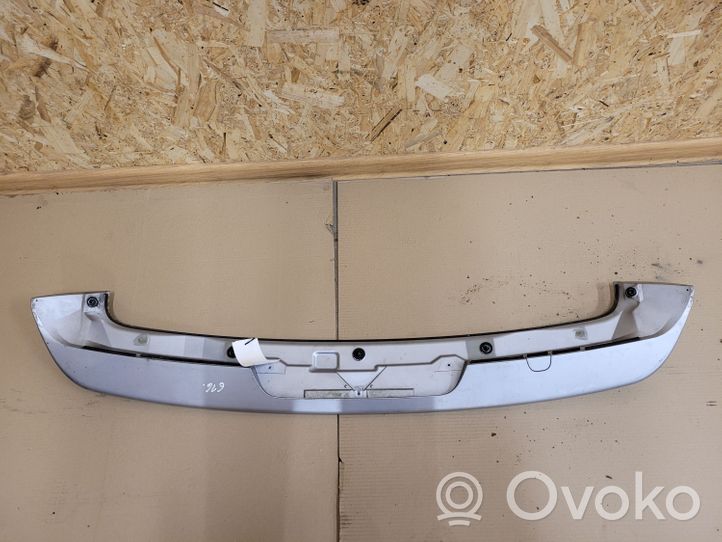 Mitsubishi Grandis Tailgate/trunk spoiler MN129304